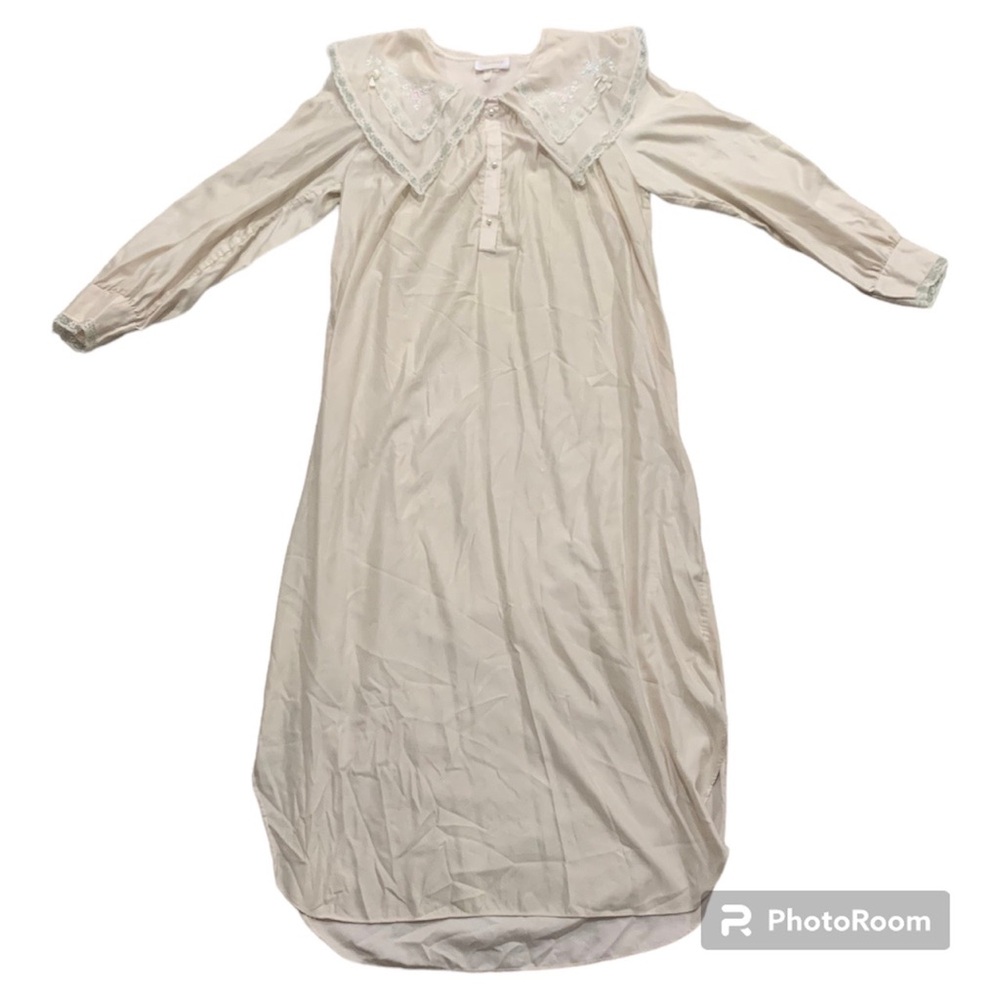 80s Barbizon Beige Victorian Style Nightgown with Mint Green Lace Trim, Size M